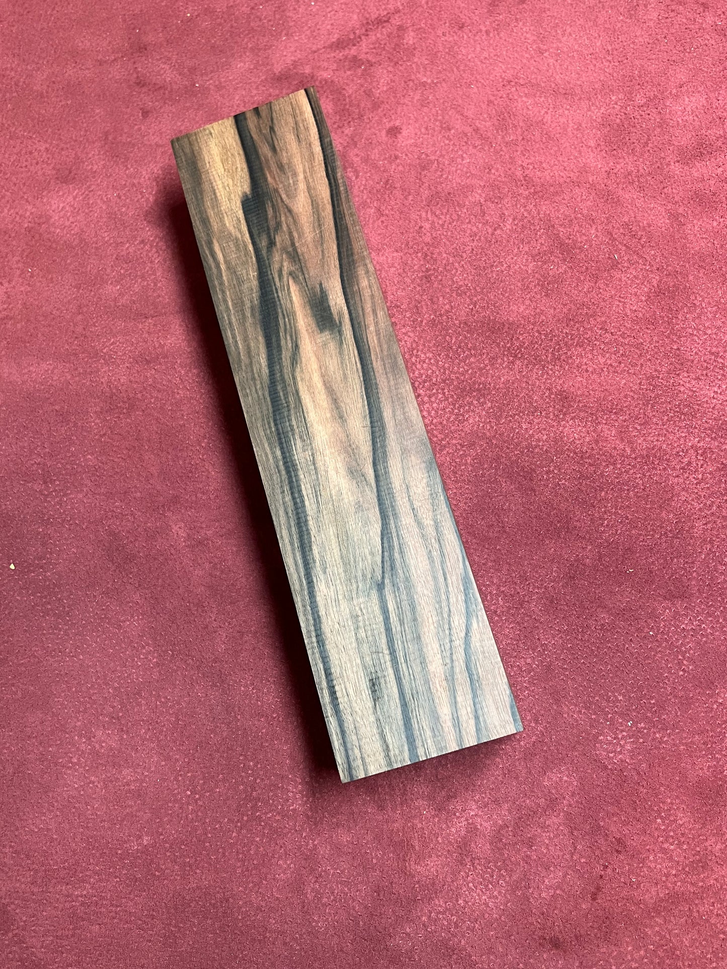 Ebony 300x72x47mm