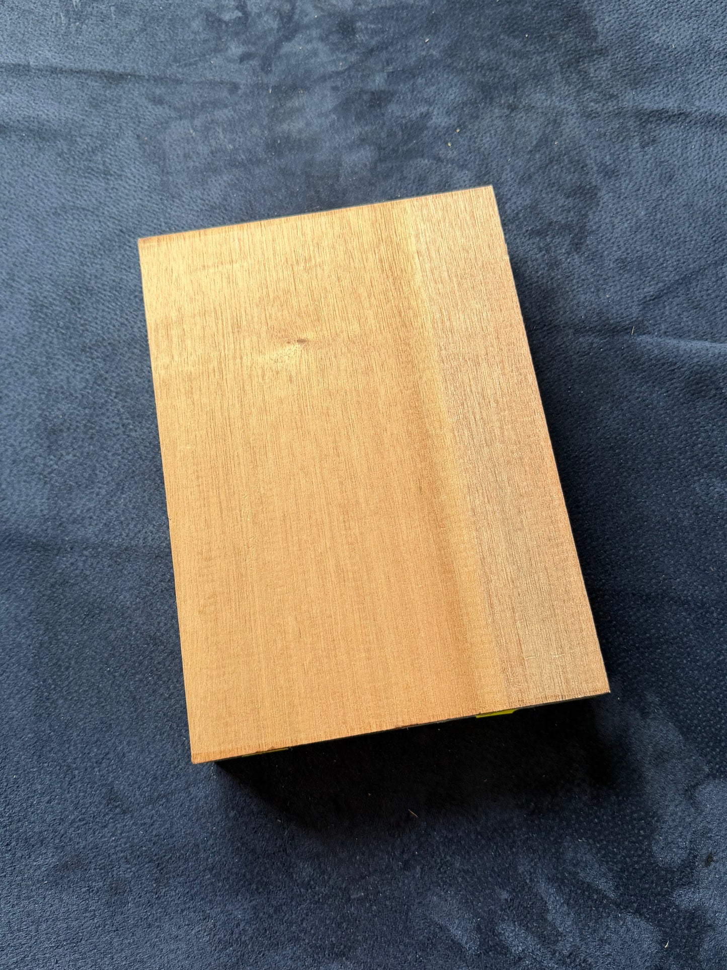 Brown Beech. 260x185x45mm