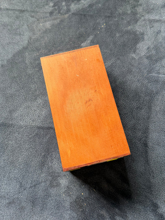 Rose Mahogany. 215x115x82mm