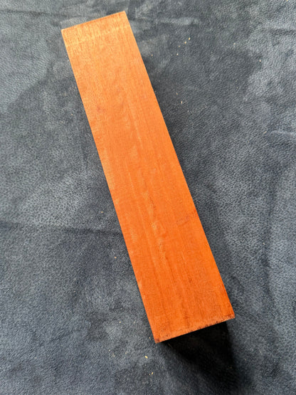 Rose Mahogany. 350x75x71mm