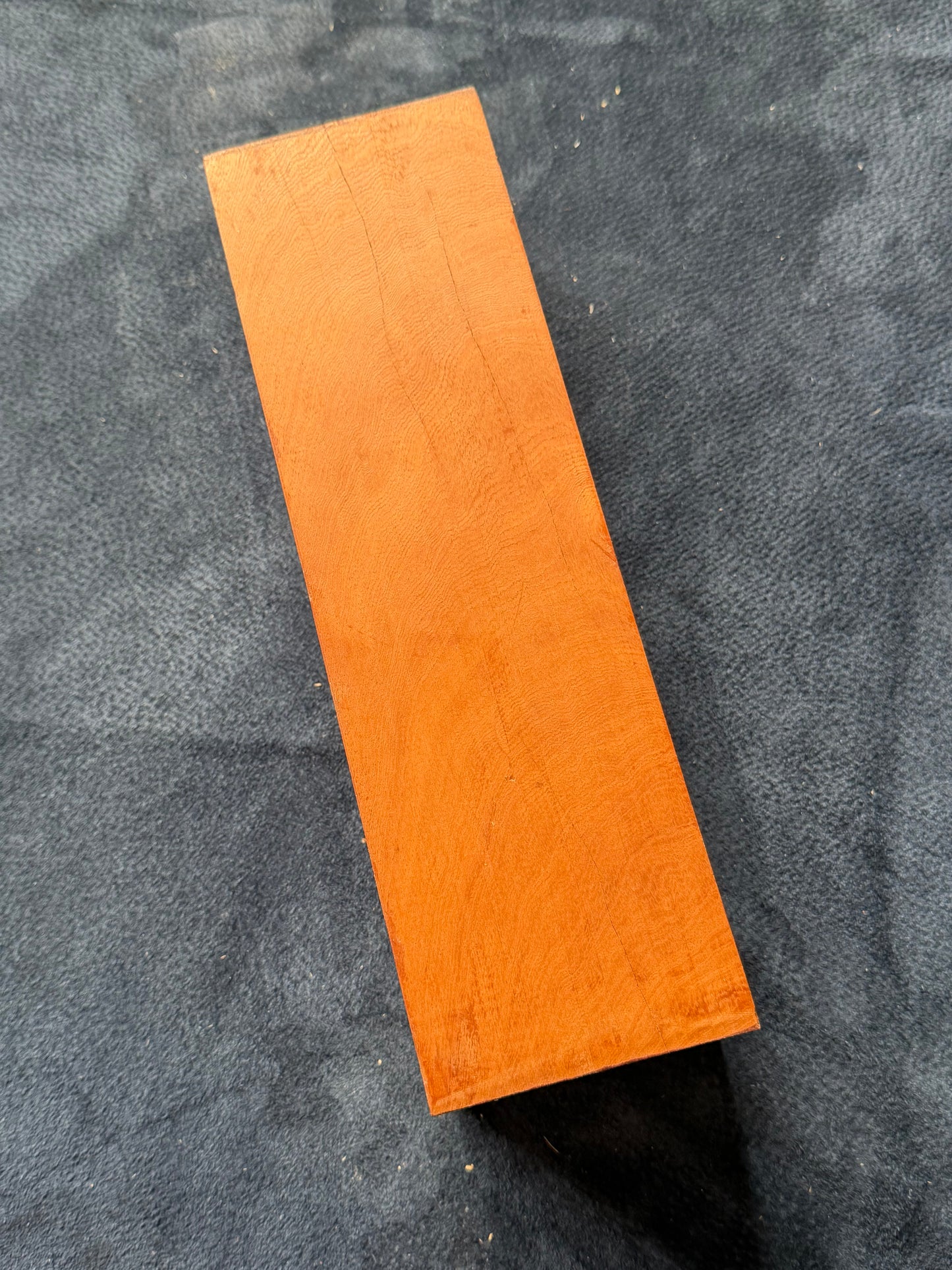 Rose Mahogany. 290x86x86mm