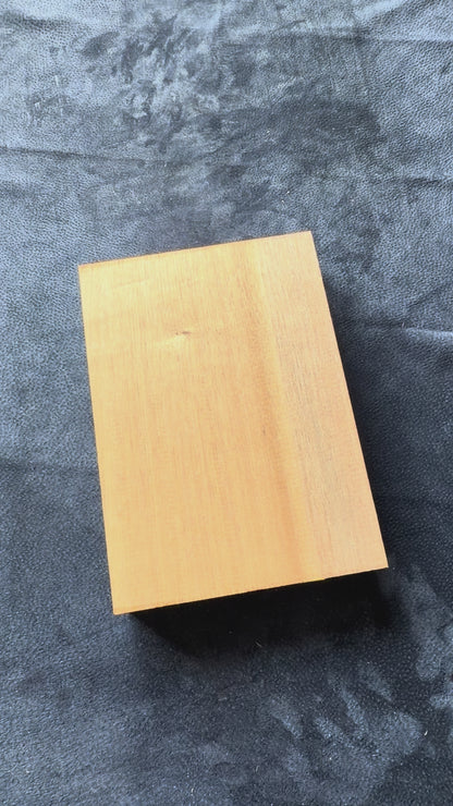 Brown Beech. 260x185x45mm