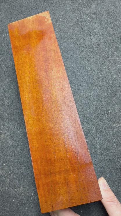 Rose Mahogany. 360x93x93mm