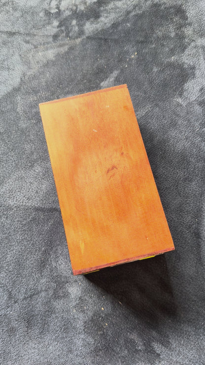 Rose Mahogany. 215x115x82mm